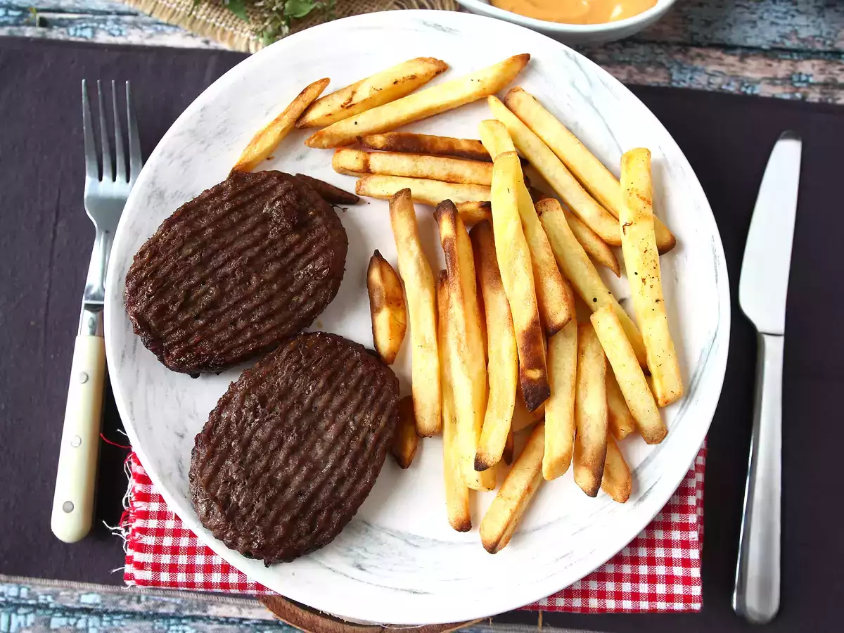 Hogyan készítsünk darált steaket a légsütőben? - fotó 4