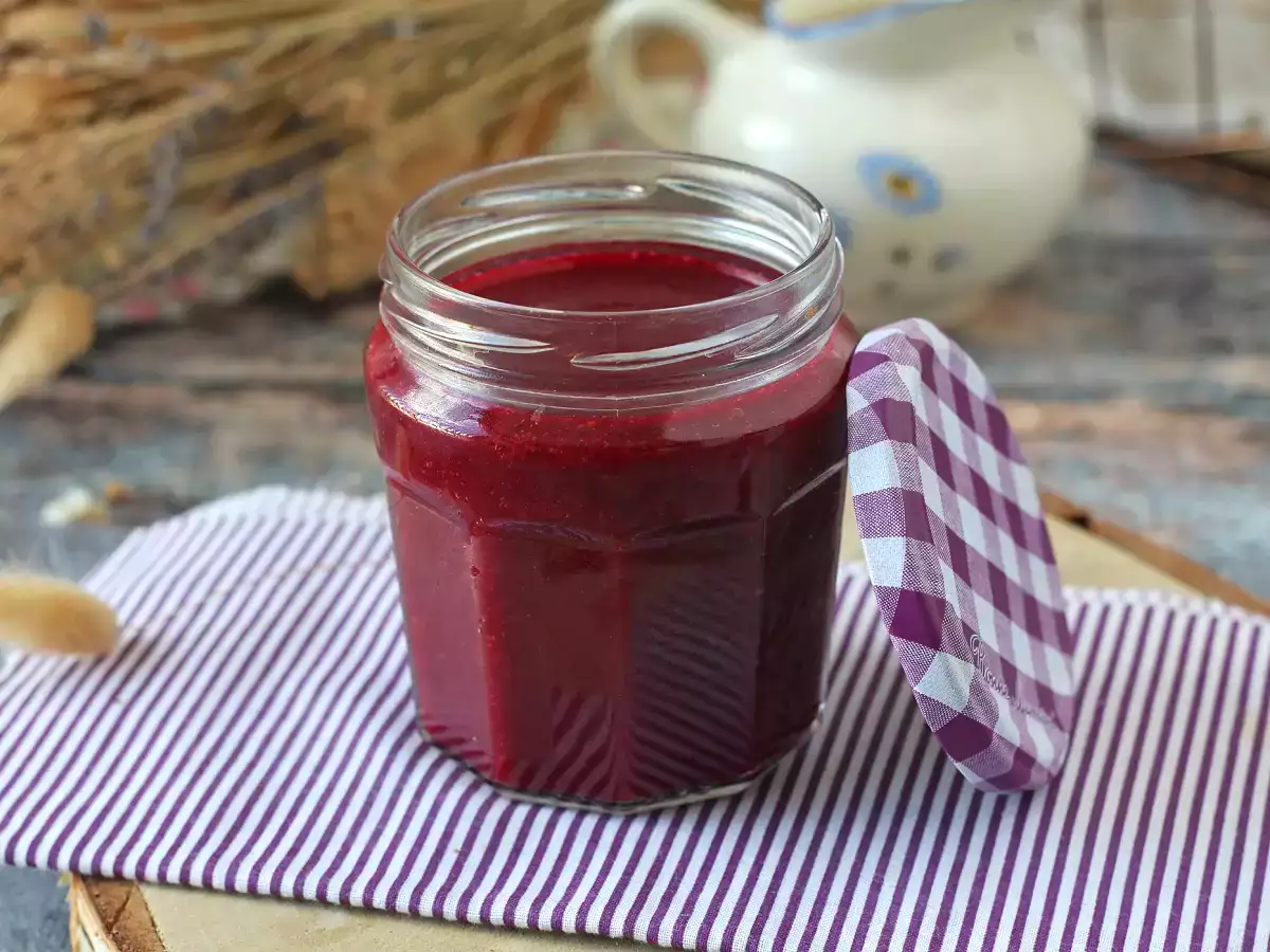 Hogyan készítsünk egyszerű és tökéletes bogyós gyümölcsös coulis-t? - fotó 2