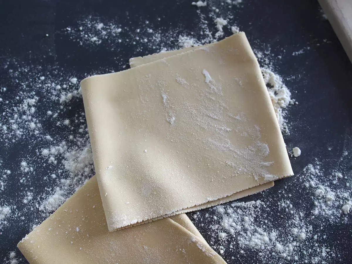 Hogyan készítsünk tojásos tésztát lasagne-hoz - fotó 2