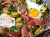 Huevos rotos, a szuperegyszerű spanyol recept burgonya és tojás alapján, fotó 1