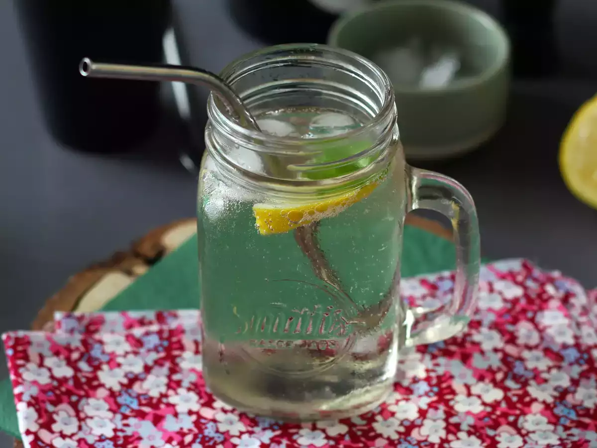 Hugo Spritz bodzavirágsziruppal, egy friss és édes koktél - fotó 4