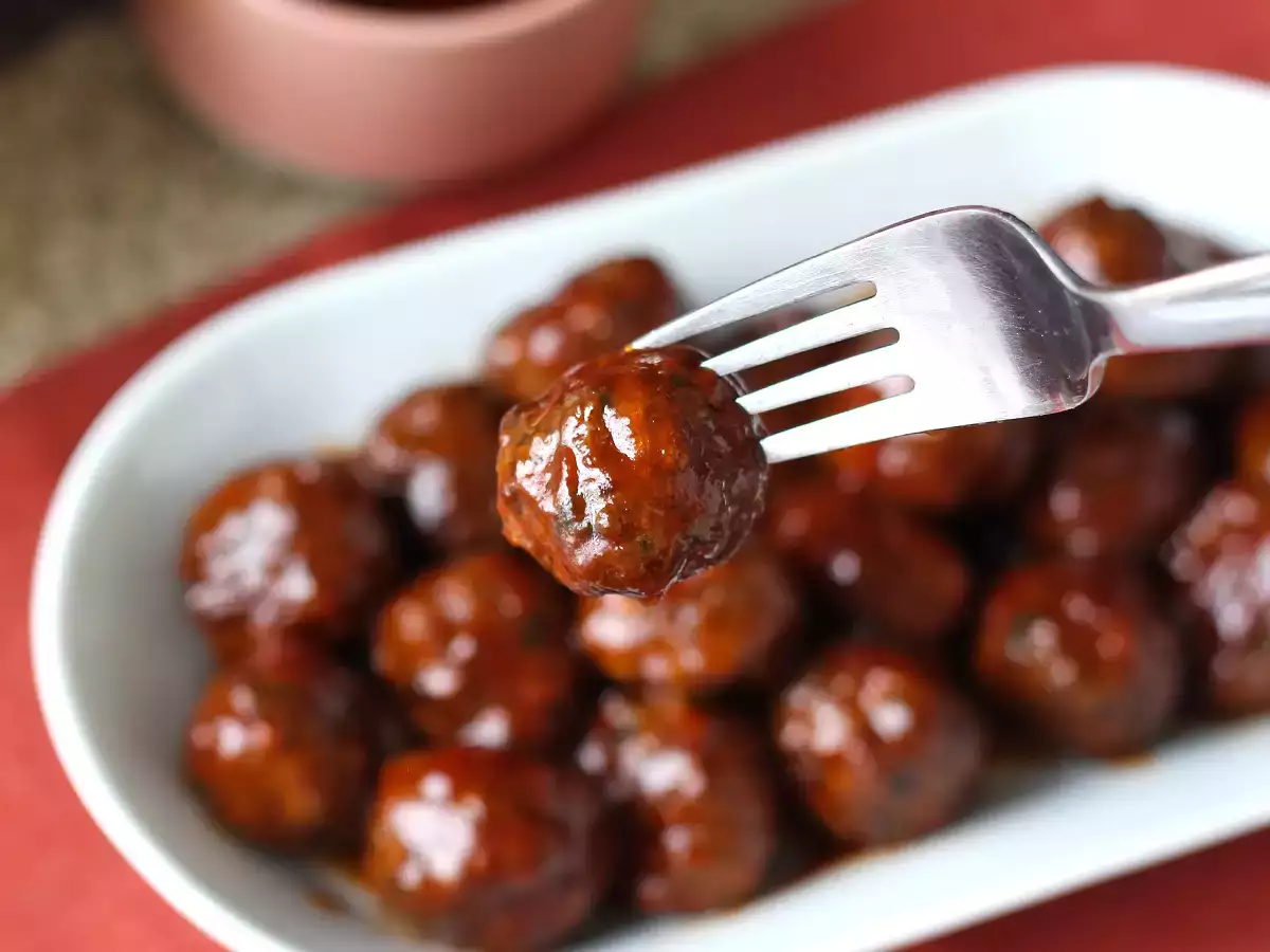 Húsgombócok légsütőben édes és savanyú barbecue mártással: egyszerű és ízletes recept - fotó 3