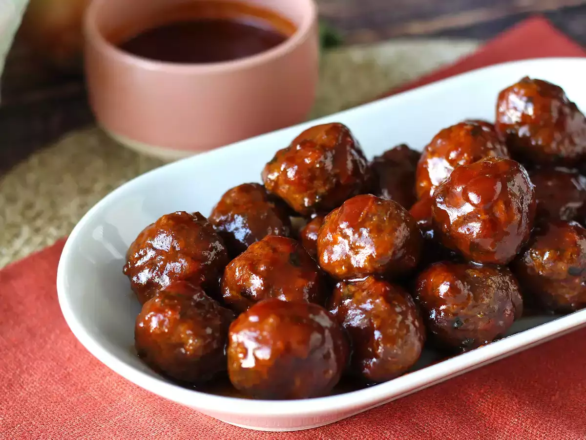 Húsgombócok légsütőben édes és savanyú barbecue mártással: egyszerű és ízletes recept - fotó 4
