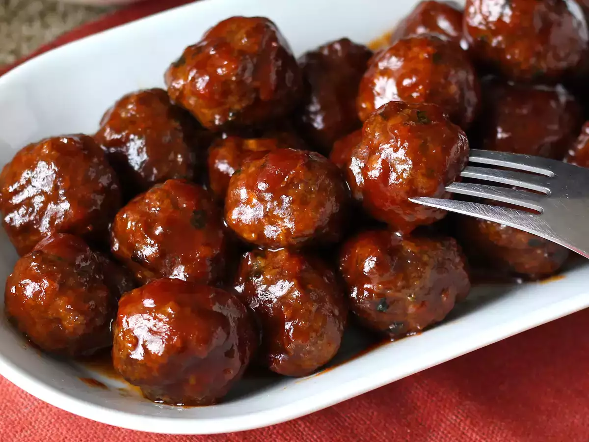 Húsgombócok légsütőben édes és savanyú barbecue mártással: egyszerű és ízletes recept - fotó 5