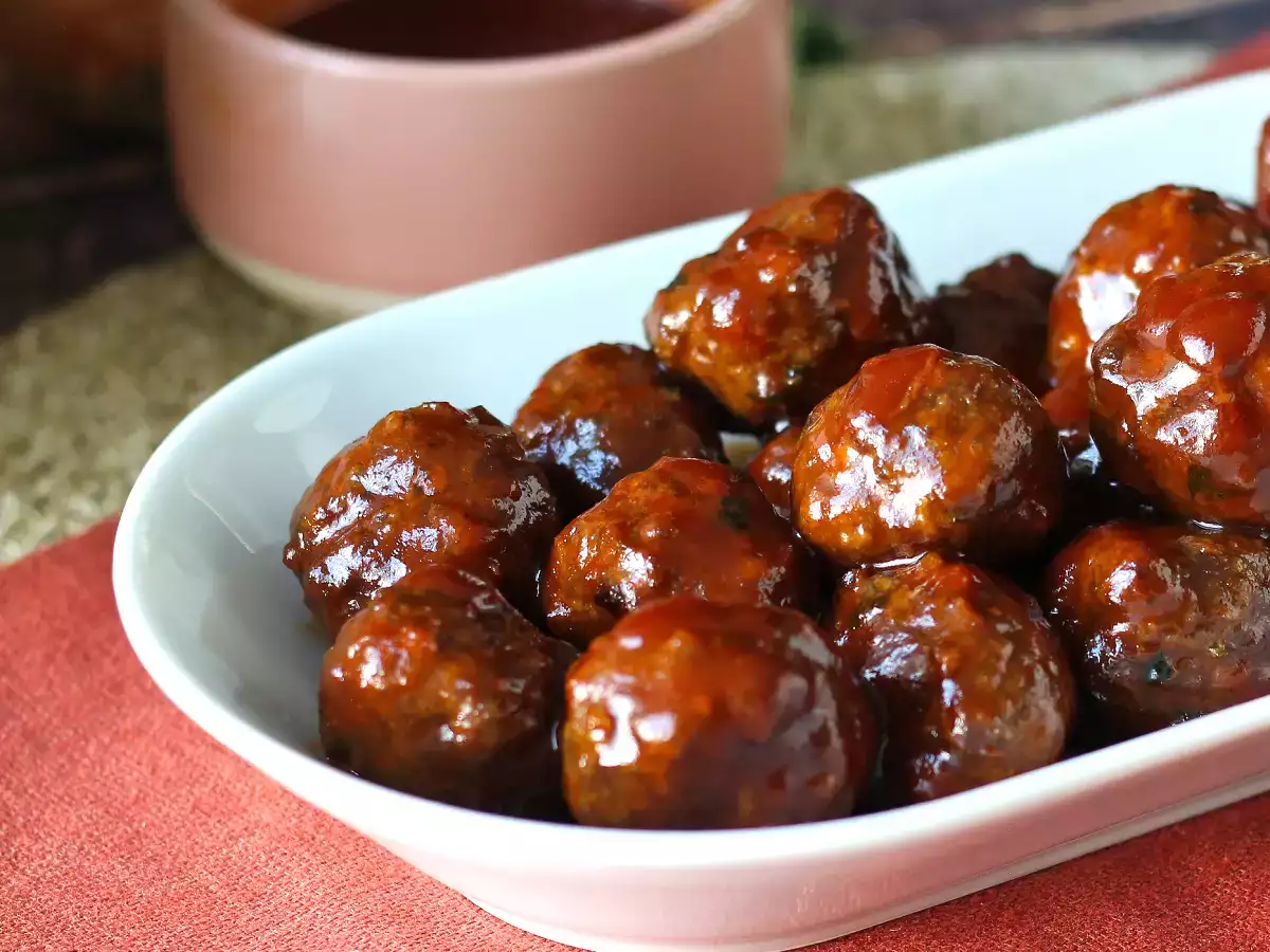 Húsgombócok légsütőben édes és savanyú barbecue mártással: egyszerű és ízletes recept - fotó 6