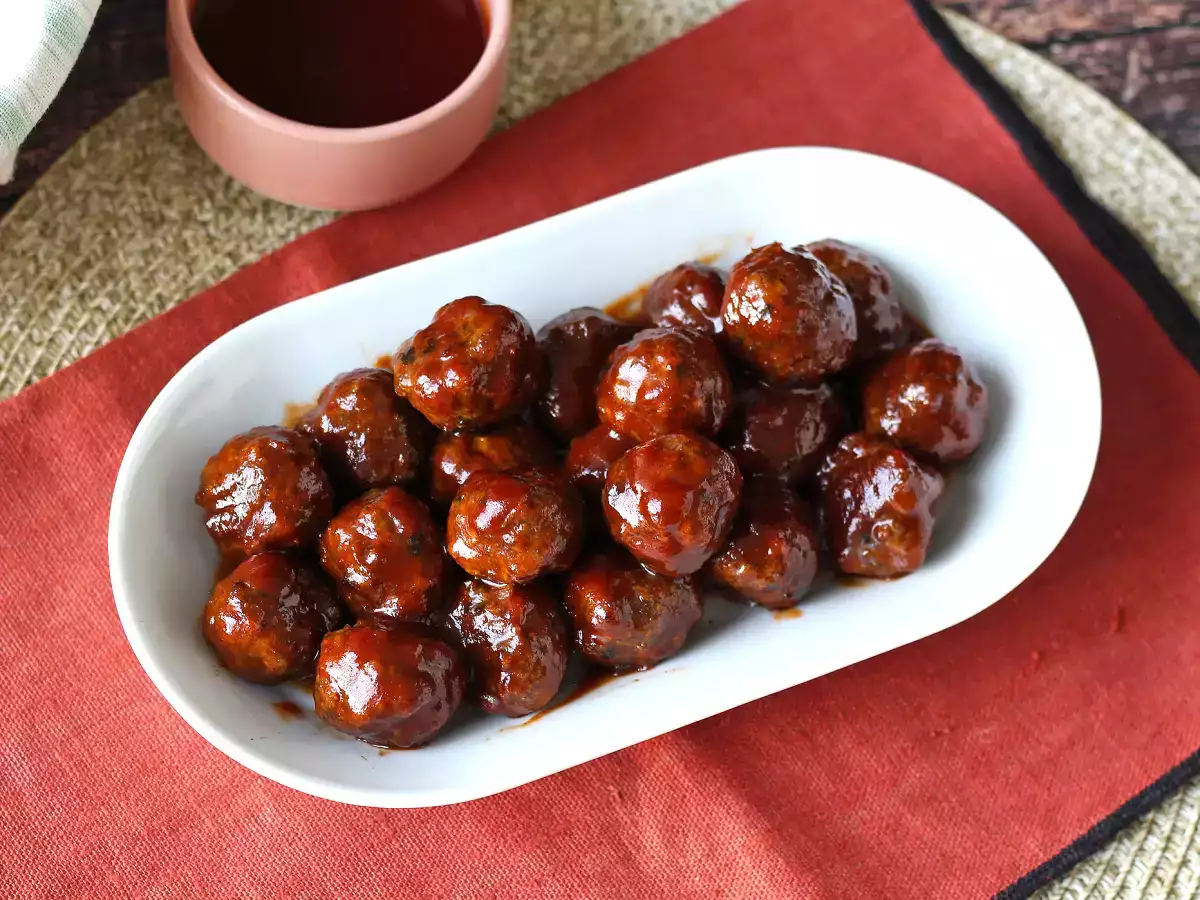 Húsgombócok légsütőben édes és savanyú barbecue mártással: egyszerű és ízletes recept - fotó 7
