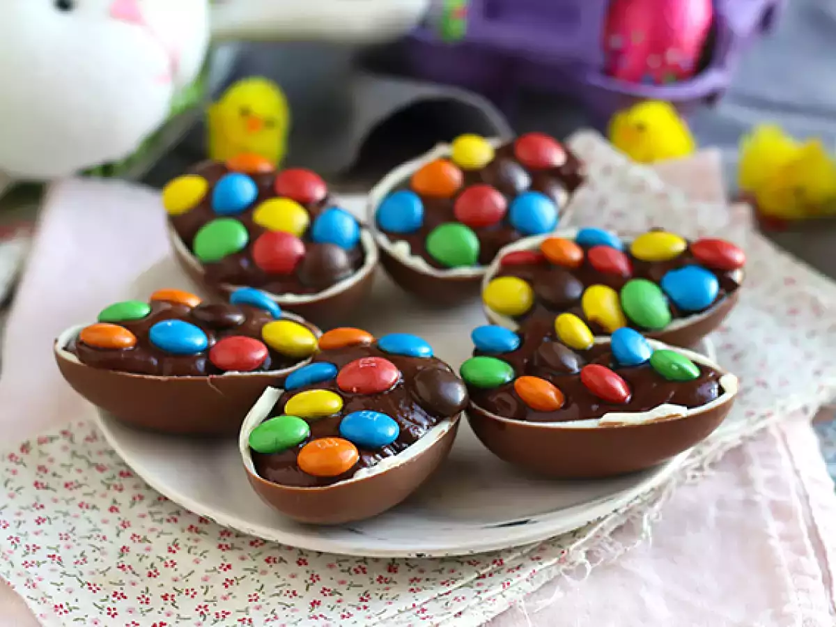 Húsvéti tojások csokoládé desszertkrémmel és M&M's-sel töltve - fotó 3