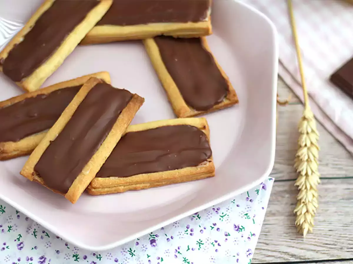 Karamellás és tejcsokoládés twix kekszek