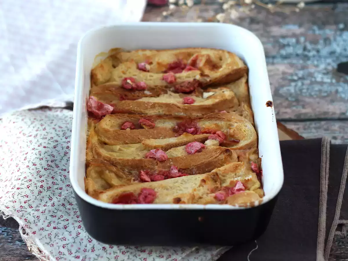 Kemencében sült bundáskenyér rózsaszín pralinéval, egy ultra-gourmet recept