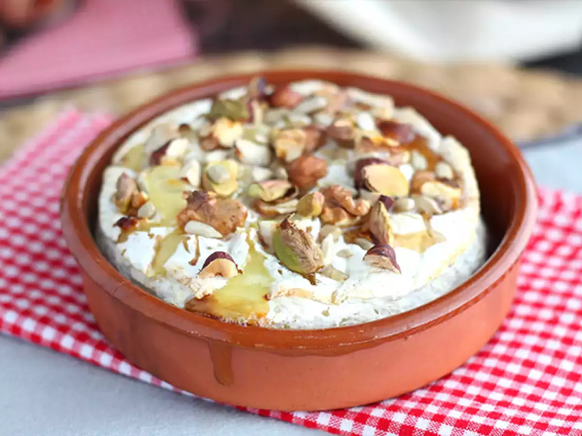 Kemencében sült camembert mézzel és dióval - fotó 2