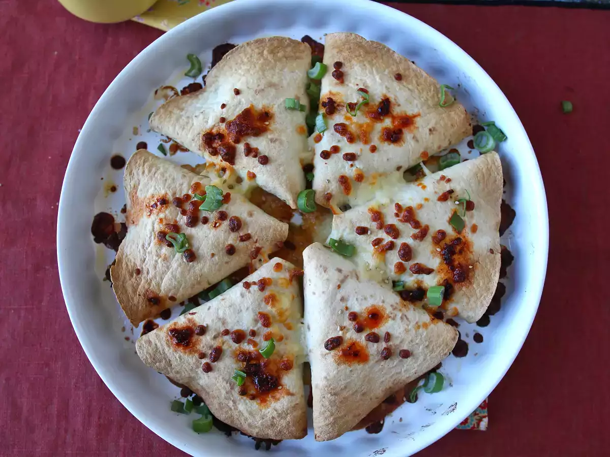 Kemencében sült tortillák quesadillával és fűszeres marhahús töltelékkel - fotó 4