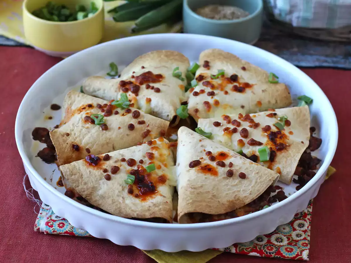 Kemencében sült tortillák quesadillával és fűszeres marhahús töltelékkel - fotó 6