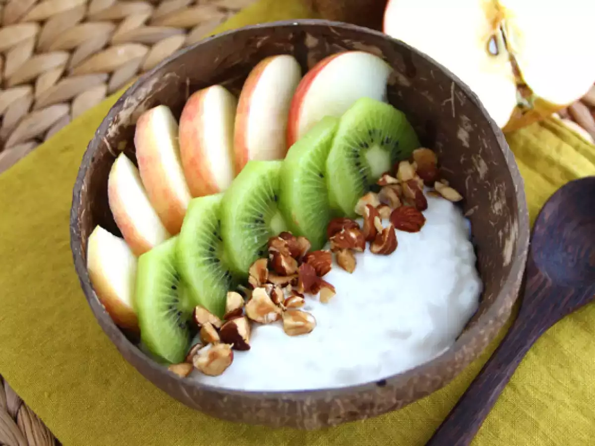 Kókusz, alma, kivi és mogyoró joghurtos snack - fotó 3