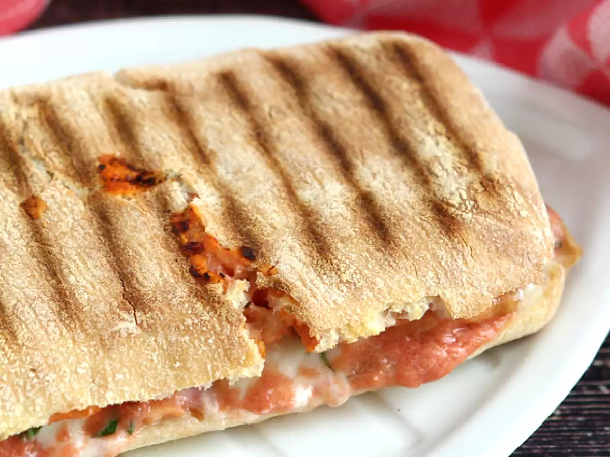 Lazac, mozzarella és kapros panini - fotó 2