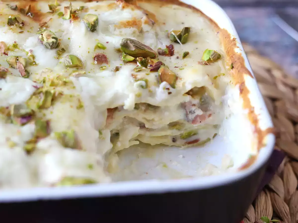 Lazacos lasagne burratával és krémes, ropogós pisztáciával - fotó 3