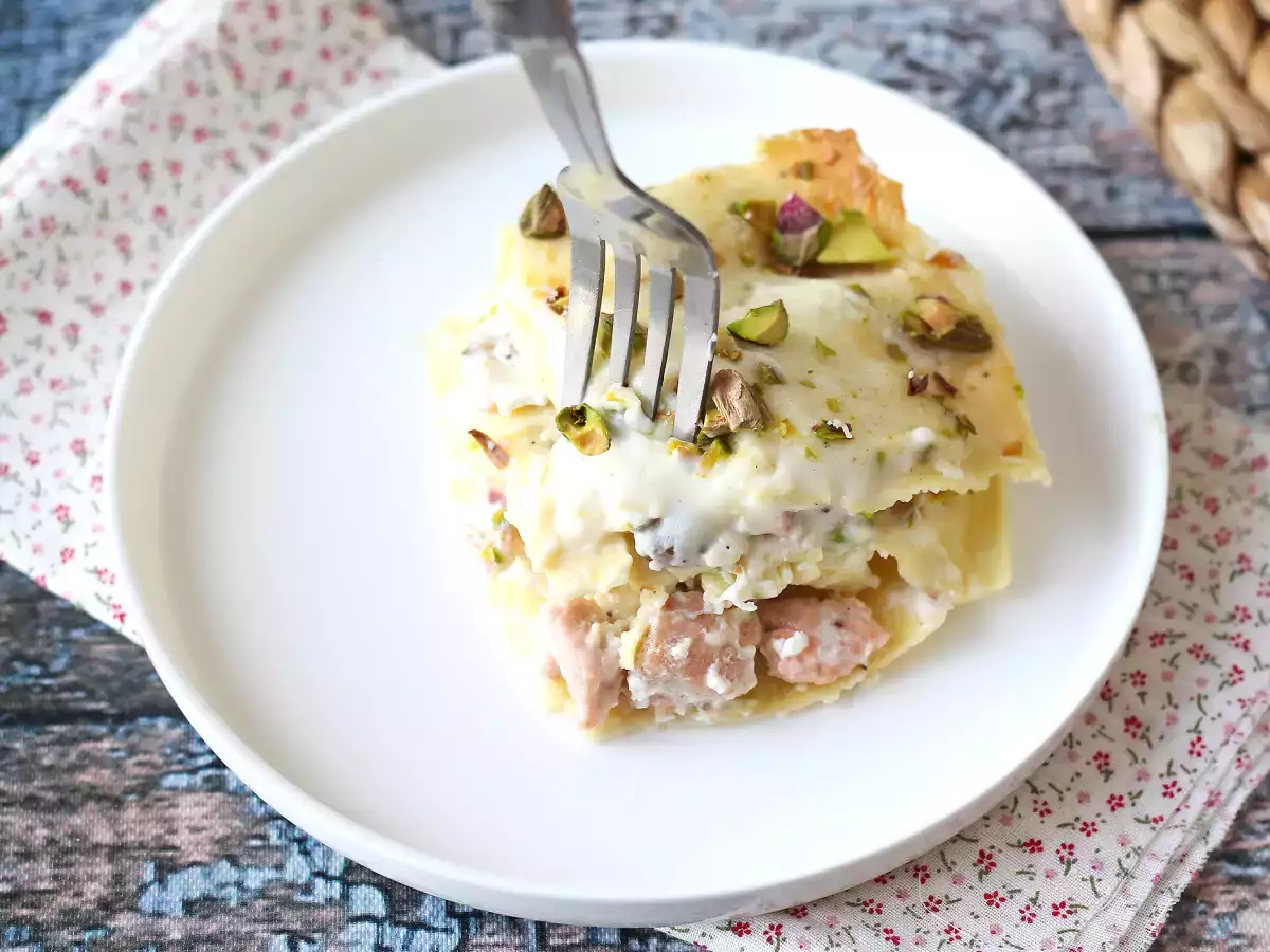 Lazacos lasagne burratával és krémes, ropogós pisztáciával - fotó 6
