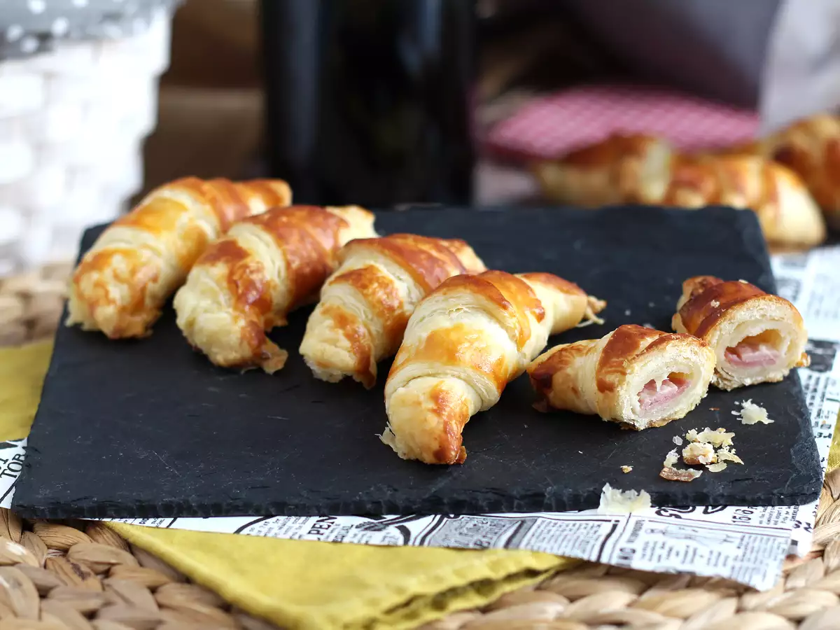 Leveles tésztás croissant béchamel mártással, sonkával és sajttal - fotó 5