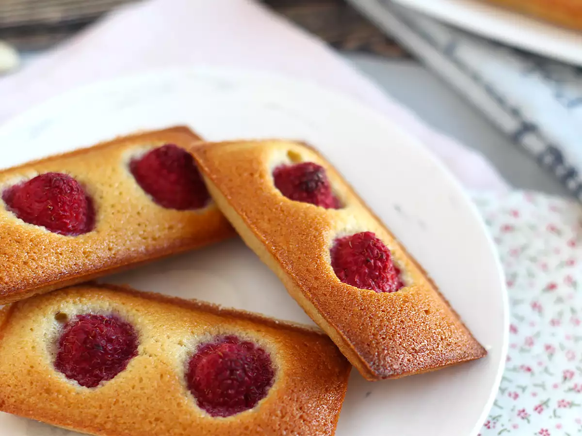 Málna Financiers, a könnyen elkészíthető részletes recept - fotó 7
