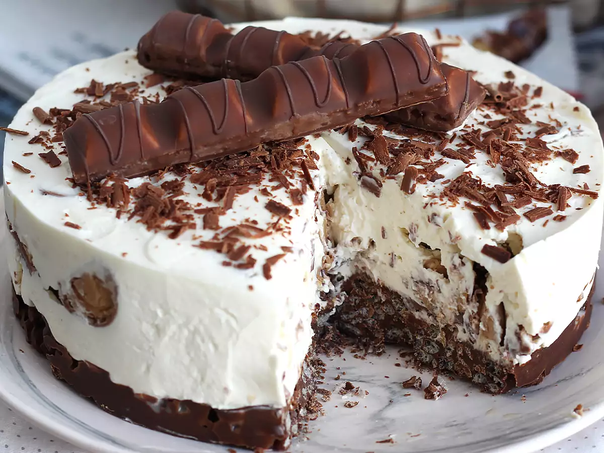 Mesés sütés nélküli Kinder Bueno sajttorta - fotó 3