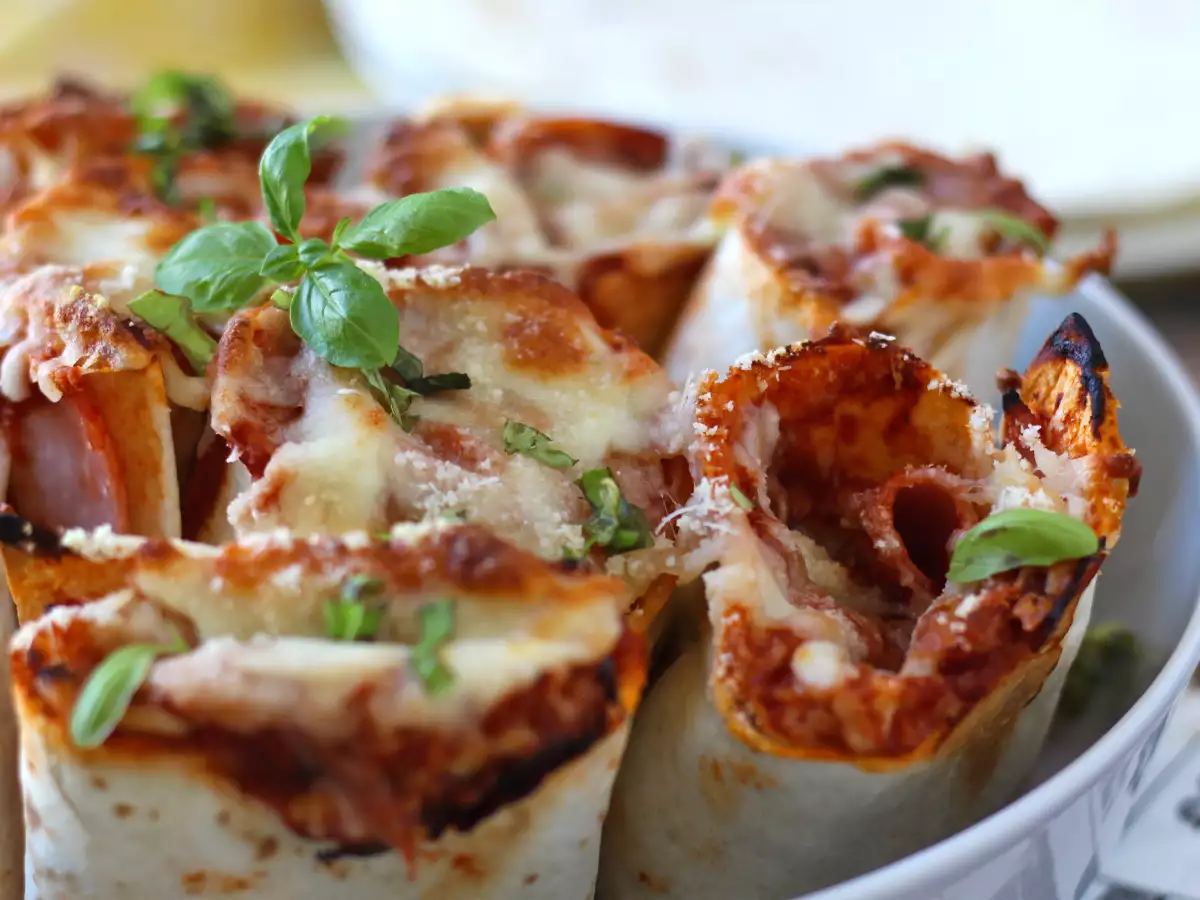 Mi a teendő a tortillákkal Egy ínyenc étel, amit megoszthatunk, pizza ízzel! - fotó 2