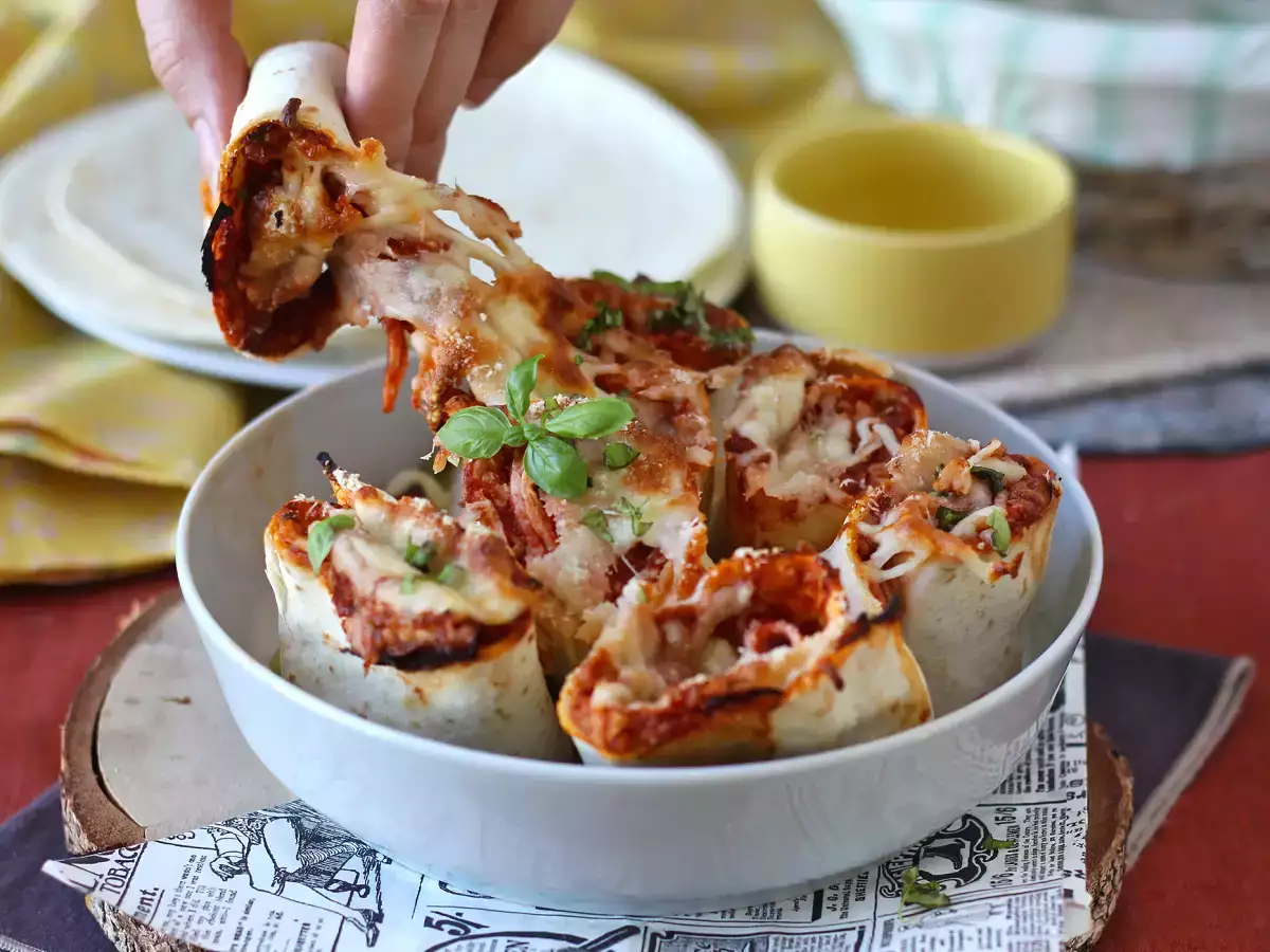 Mi a teendő a tortillákkal Egy ínyenc étel, amit megoszthatunk, pizza ízzel! - fotó 3