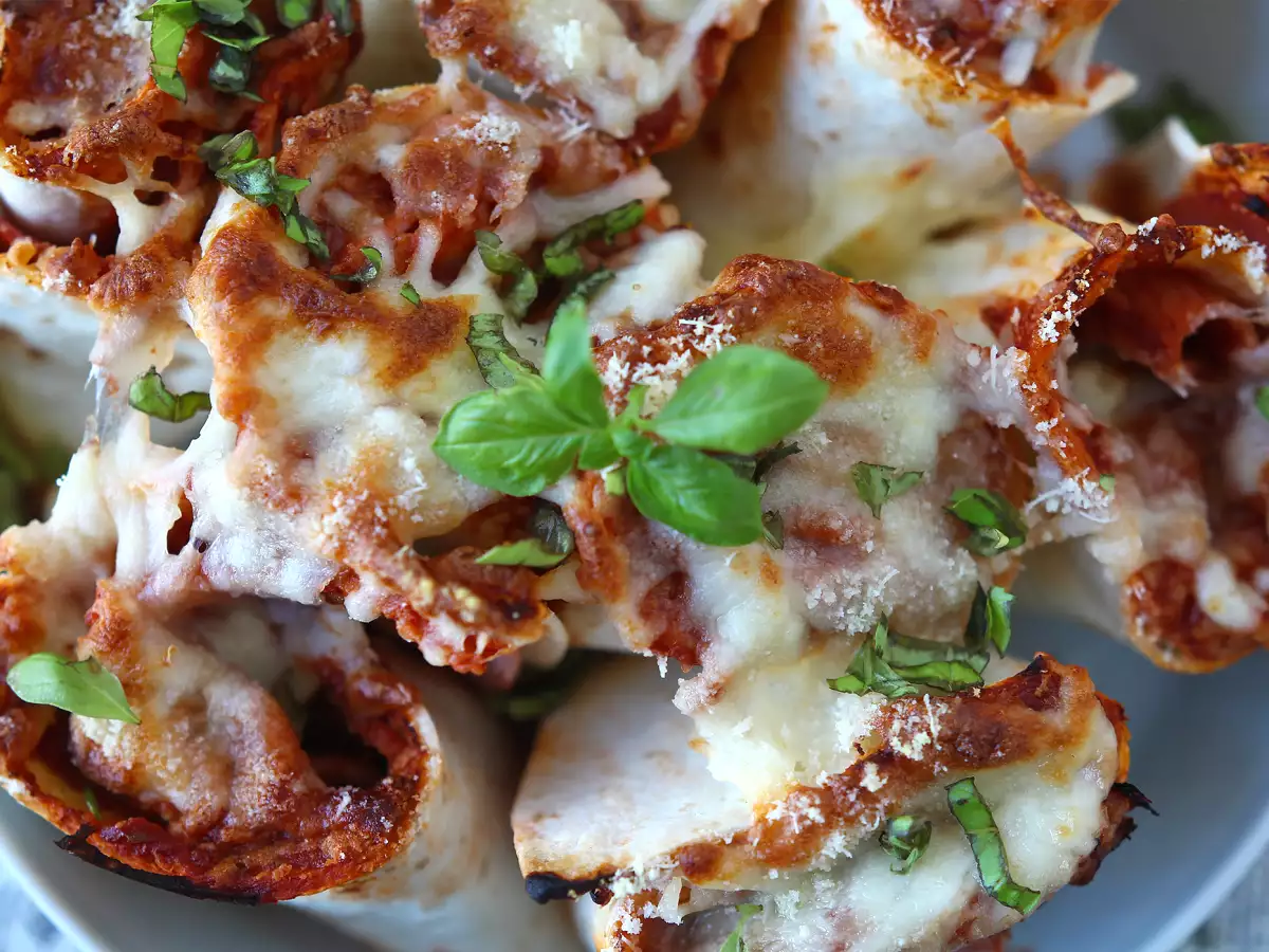 Mi a teendő a tortillákkal Egy ínyenc étel, amit megoszthatunk, pizza ízzel! - fotó 4