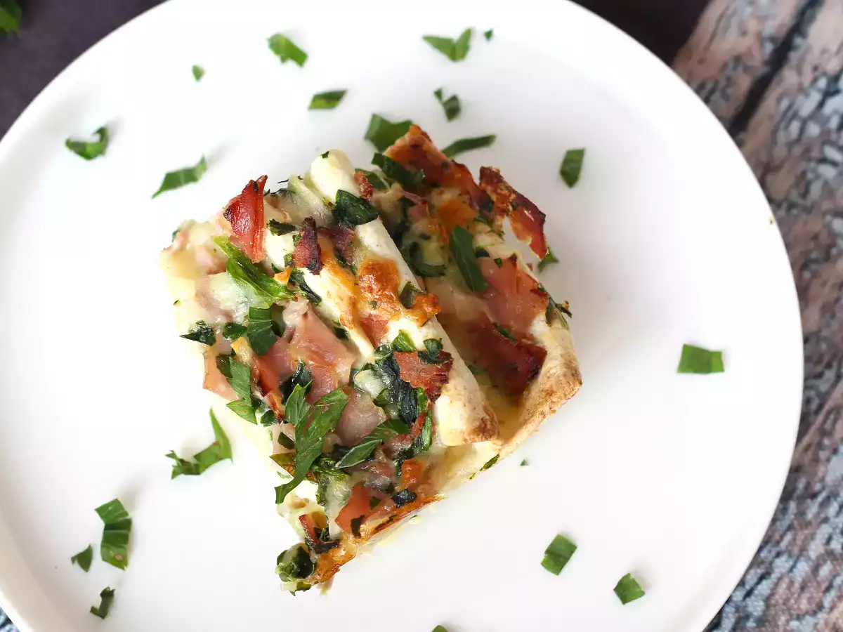 Mi a teendő a tortillákkal Sonka, spenót és mozzarella gratinált ráncos torta stílusban - fotó 6