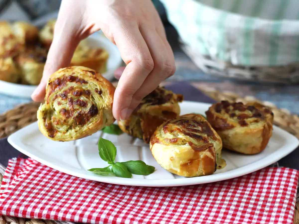 Mozzarellás pestós leveles tészta légkeveréses sütőben, 15 perc alatt kész! - fotó 4