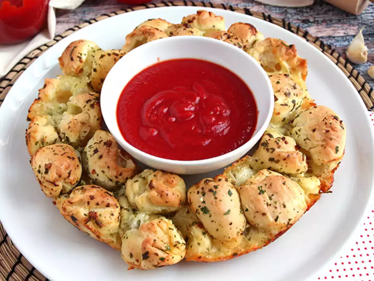 Mozzarellával töltött pizza korona - fotó 2
