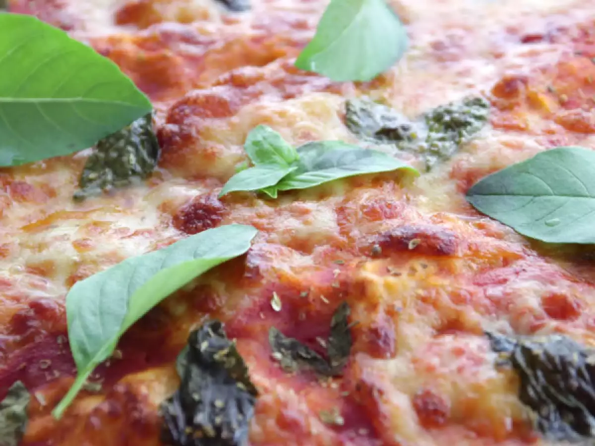 Nedves Margherita pizza - fotó 3