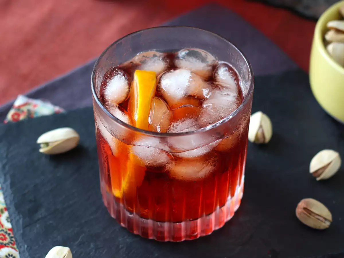 Negroni: a recept a megfelelő adagokkal az otthoni elkészítéséhez - fotó 2