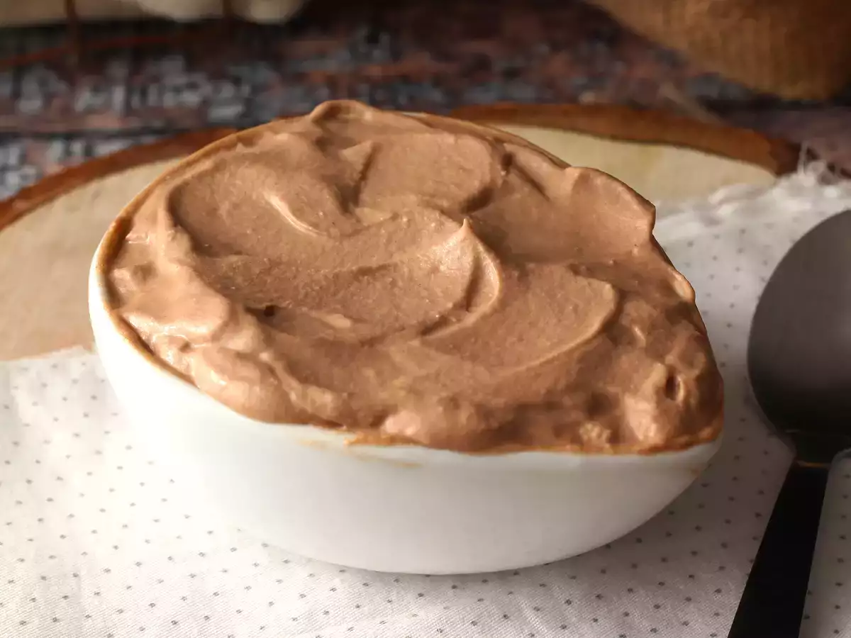 Nutella krémkenőcs, tökéletes a sütemények és réteges torták tetejére. - fotó 2