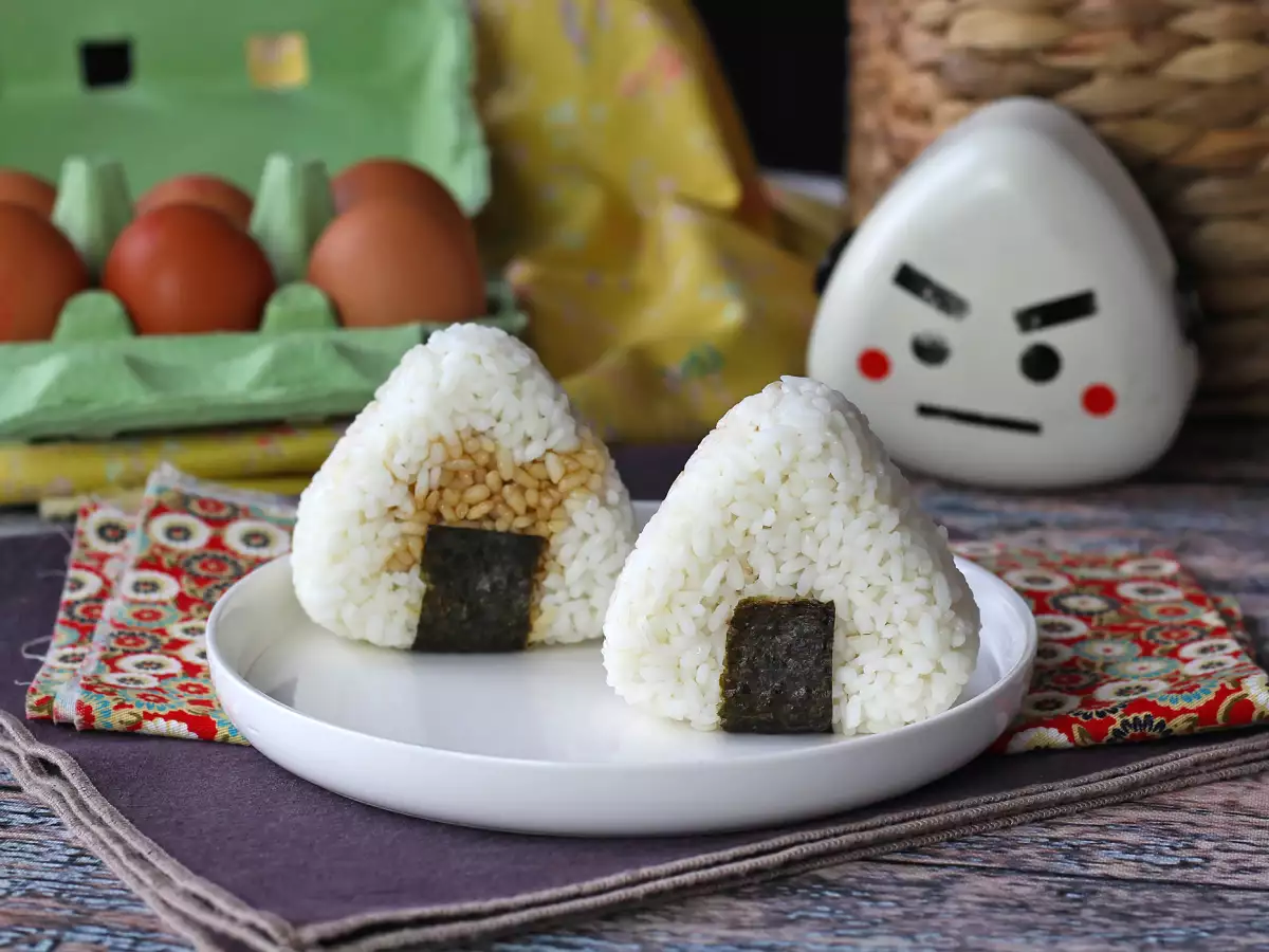 Onigiri szójaszószban tartósított tojássárgájával - fotó 7