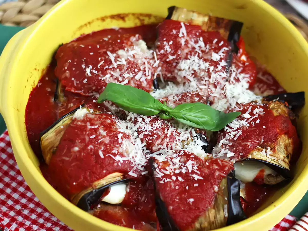 Padlizsán parmigiana tekercsek - fotó 2