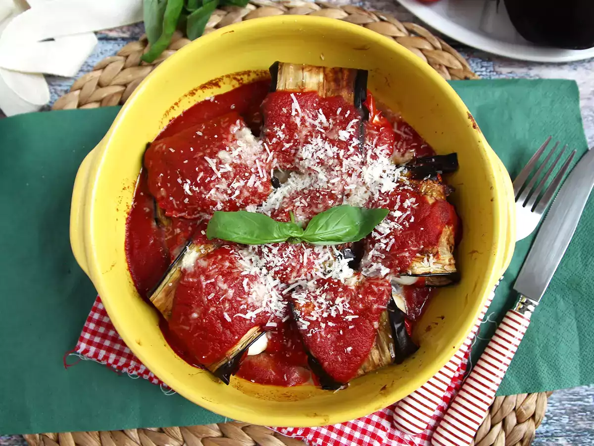 Padlizsán parmigiana tekercsek - fotó 3