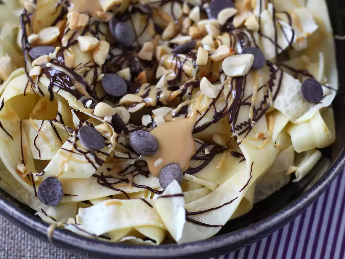 Palacsinta tagliatelle csokoládéval és mogyoróval! - fotó 2