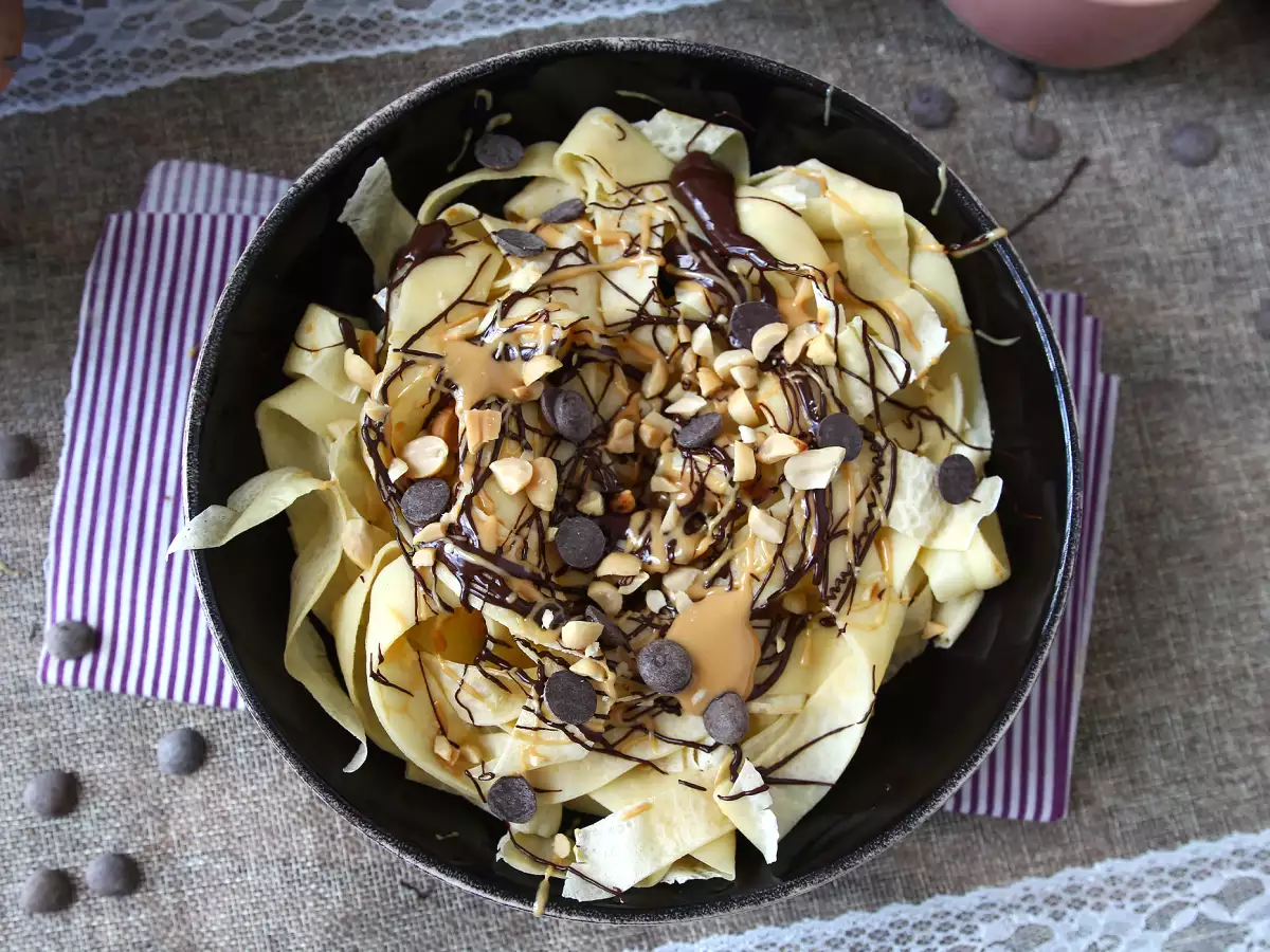 Palacsinta tagliatelle csokoládéval és mogyoróval! - fotó 3