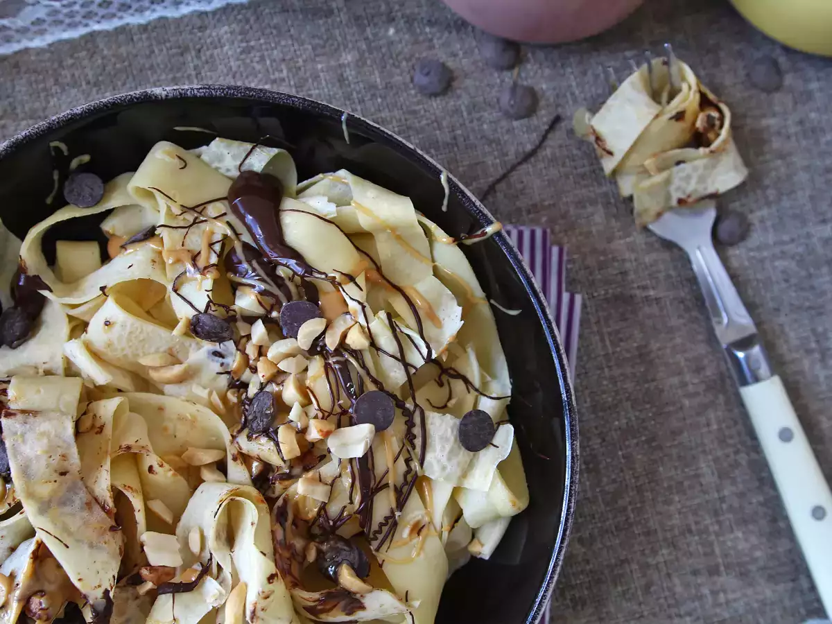 Palacsinta tagliatelle csokoládéval és mogyoróval! - fotó 5