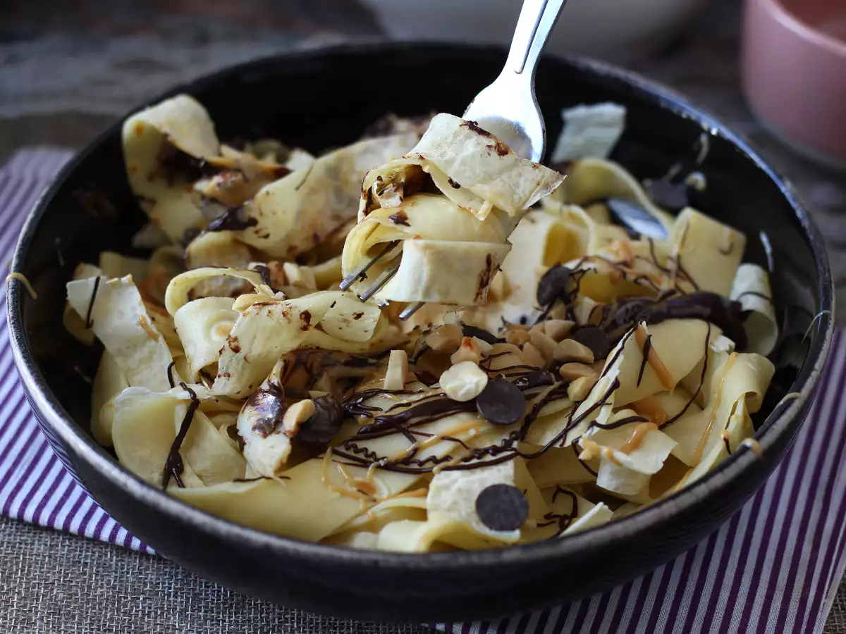 Palacsinta tagliatelle csokoládéval és mogyoróval! - fotó 9