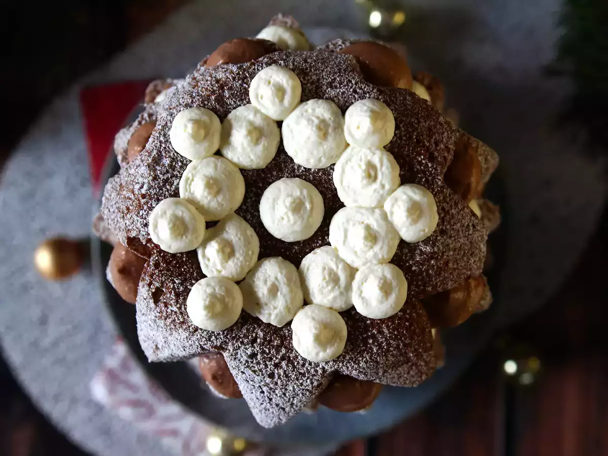 Pandoro briós, Nutella krémmel és vaníliakrémmel töltve, karácsonyfa alakban - fotó 3