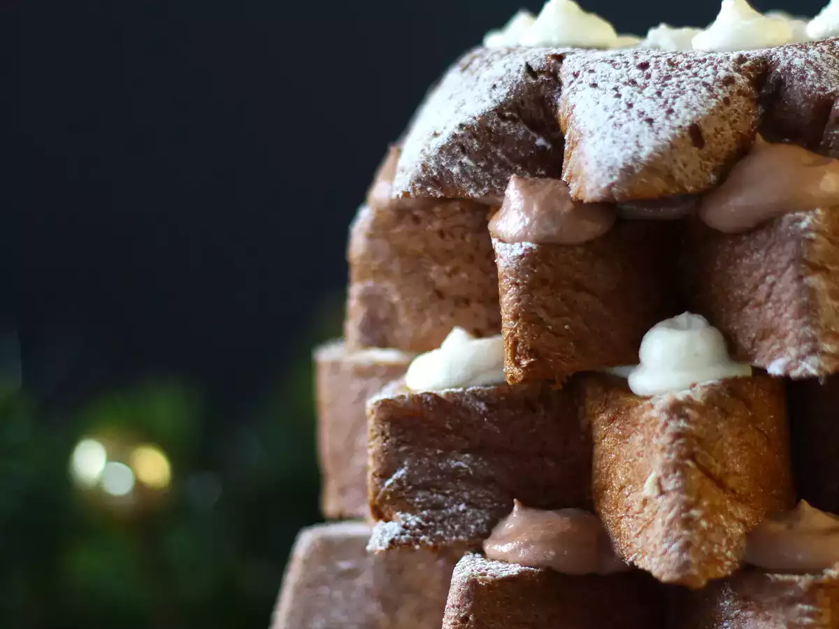 Pandoro briós, Nutella krémmel és vaníliakrémmel töltve, karácsonyfa alakban - fotó 4