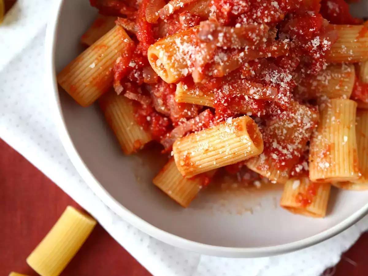 Pasta all'amatriciana, a hagyományos recept lépésről lépésre elmagyarázva - fotó 4