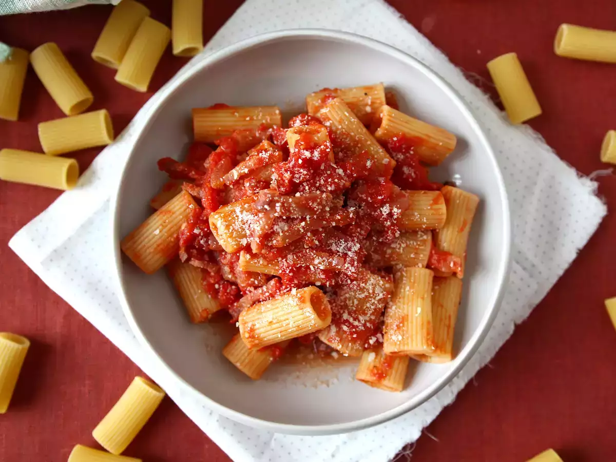 Pasta all'amatriciana, a hagyományos recept lépésről lépésre elmagyarázva - fotó 5