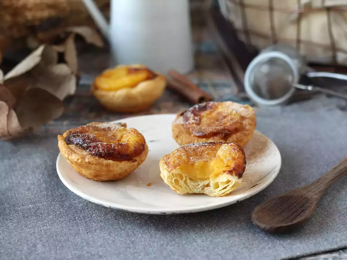 Pastéis de nata légsütőben. A hagyományos portugál édesség gyors és egyszerű receptje. - fotó 2