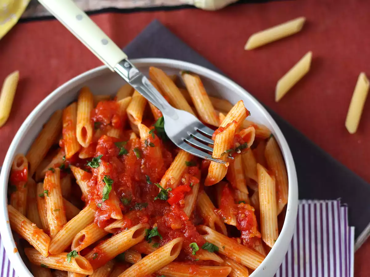 Penne all'arrabbiata: egy szívmelengető olasz klasszikus! - fotó 6