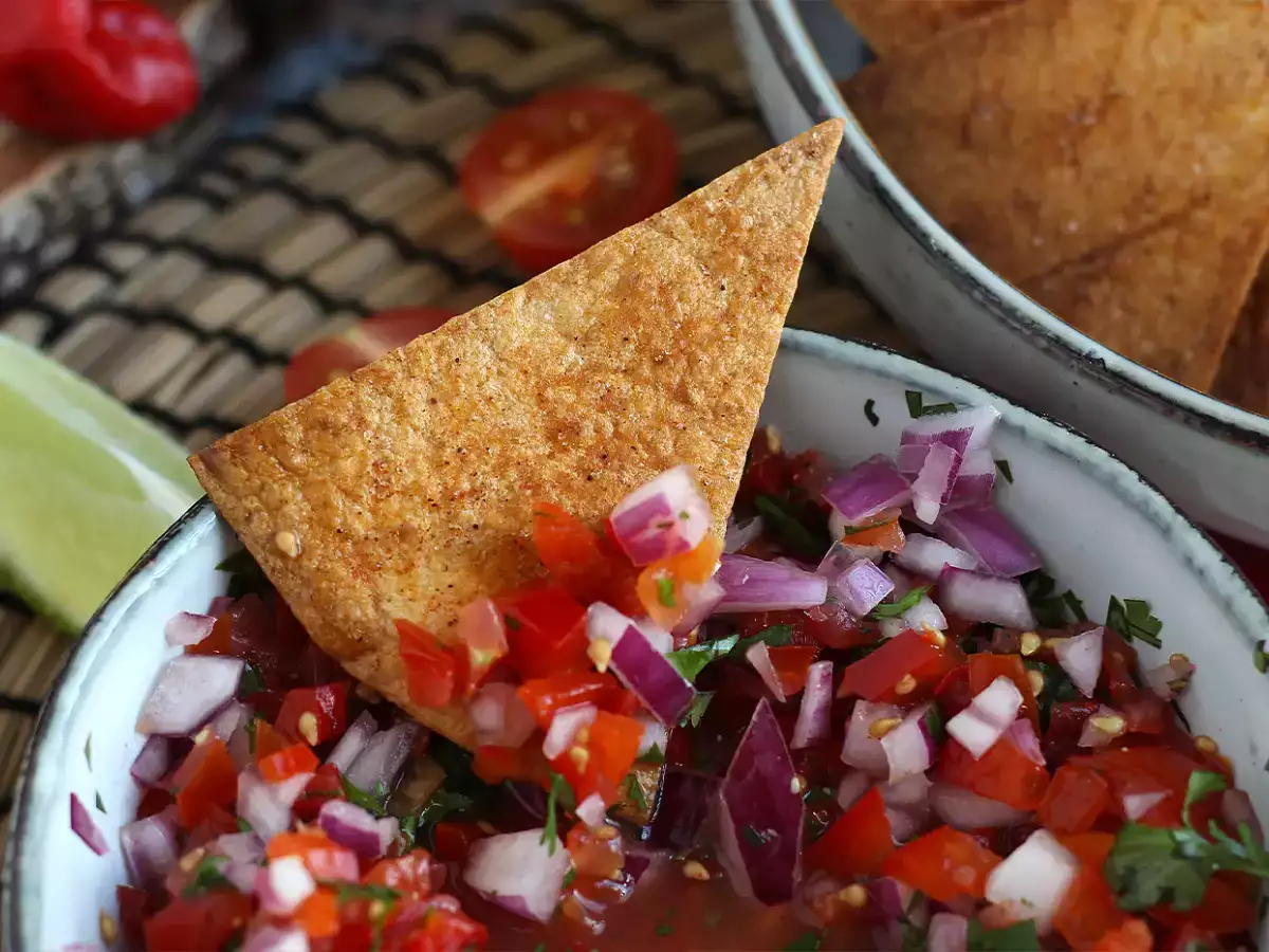 Pico de gallo és házi készítésű tortilla chipsek - fotó 4