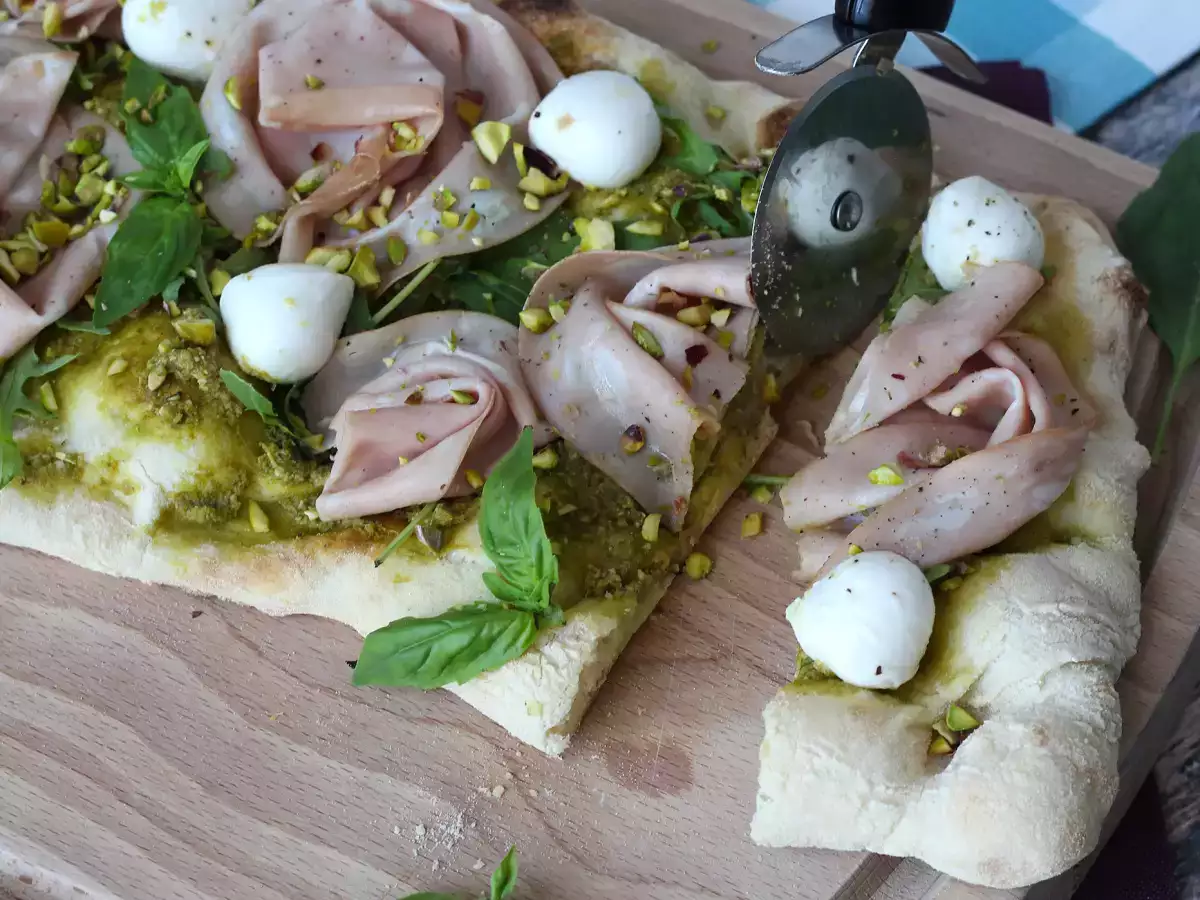 Pinsa pestóval és mortadellával, 10 perc alatt kész! - fotó 6