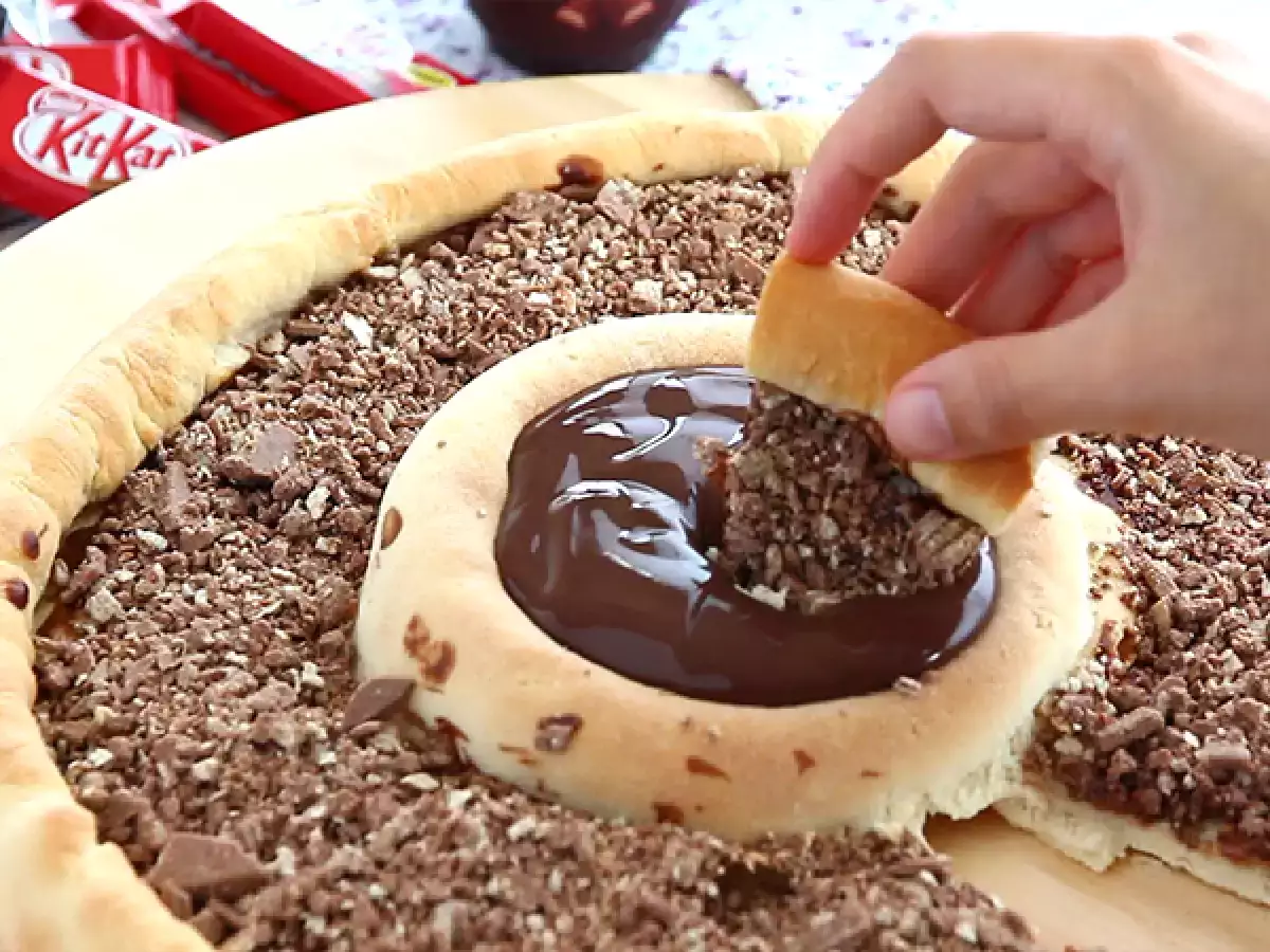 Pizza Kit Kat és joghurtos csokoládés Danette pizzával - fotó 2