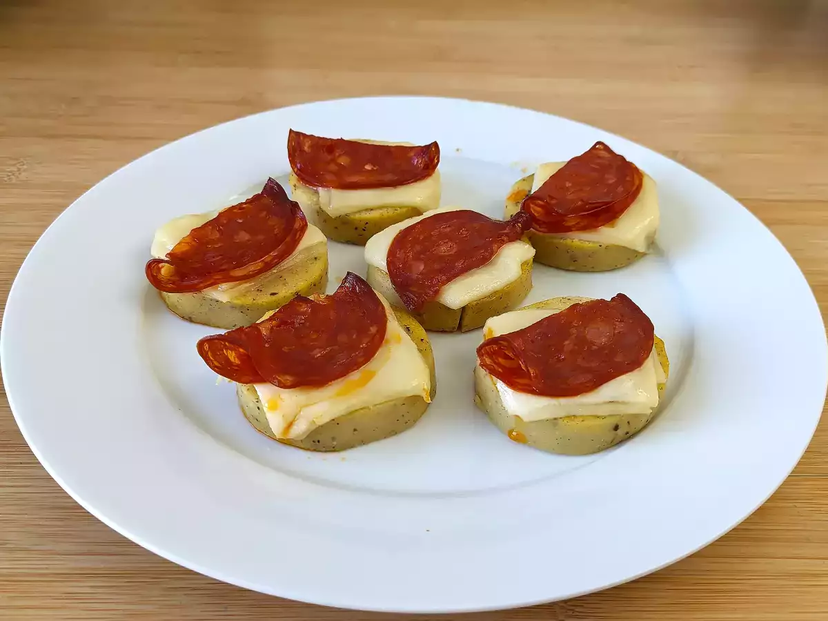 Polenta crostini scamorza sajttal és pepperonival - fotó 4