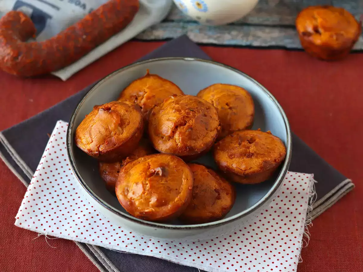 Puha és fűszeres chorizo muffinok - fotó 2